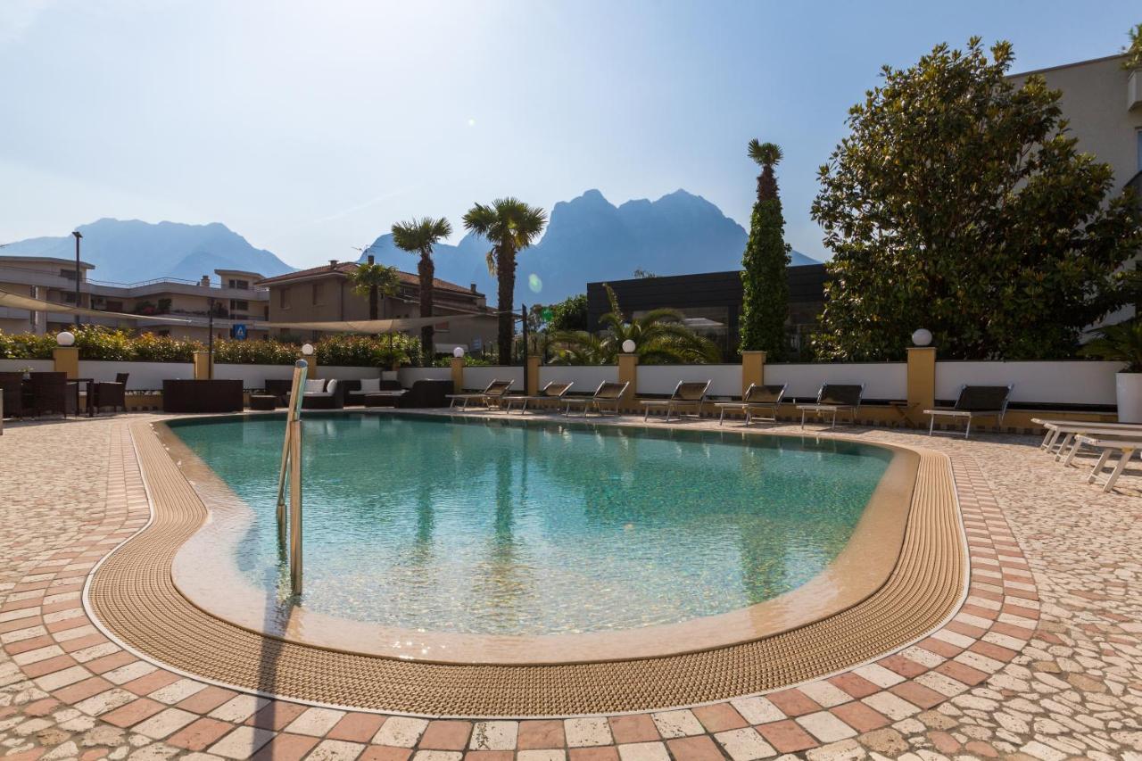 New Garden Hotel Torbole Sul Garda Exterior photo