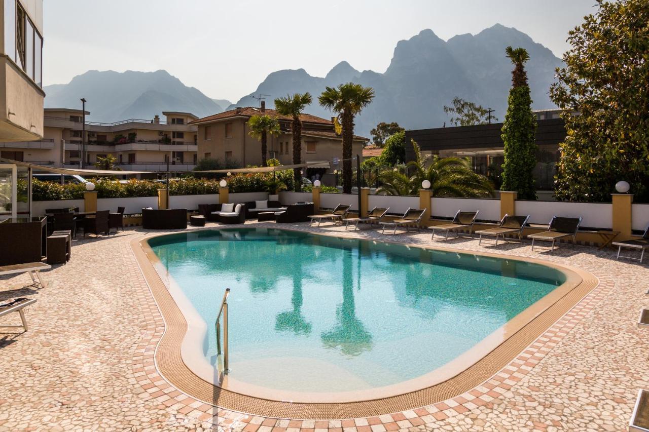 New Garden Hotel Torbole Sul Garda Exterior photo