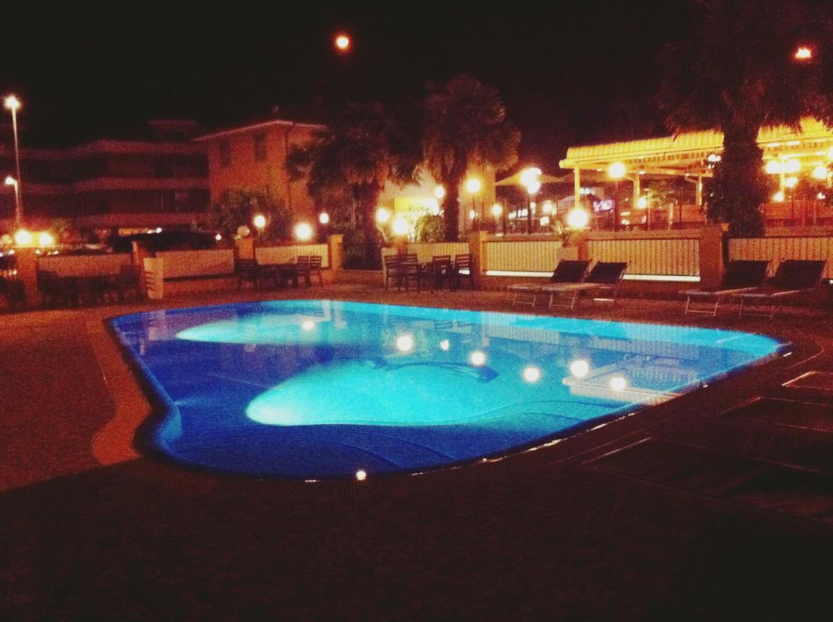 New Garden Hotel Torbole Sul Garda Exterior photo